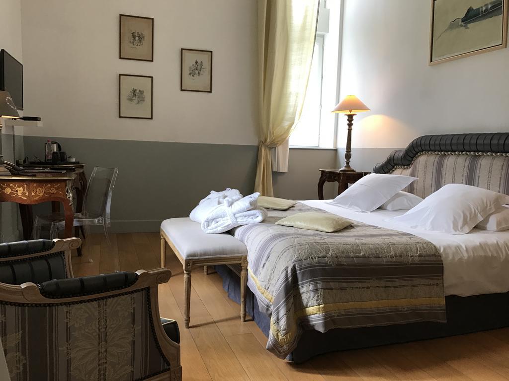 Le Pavillon Du Chateau, Hotel & Spa 레벨 외부 사진
