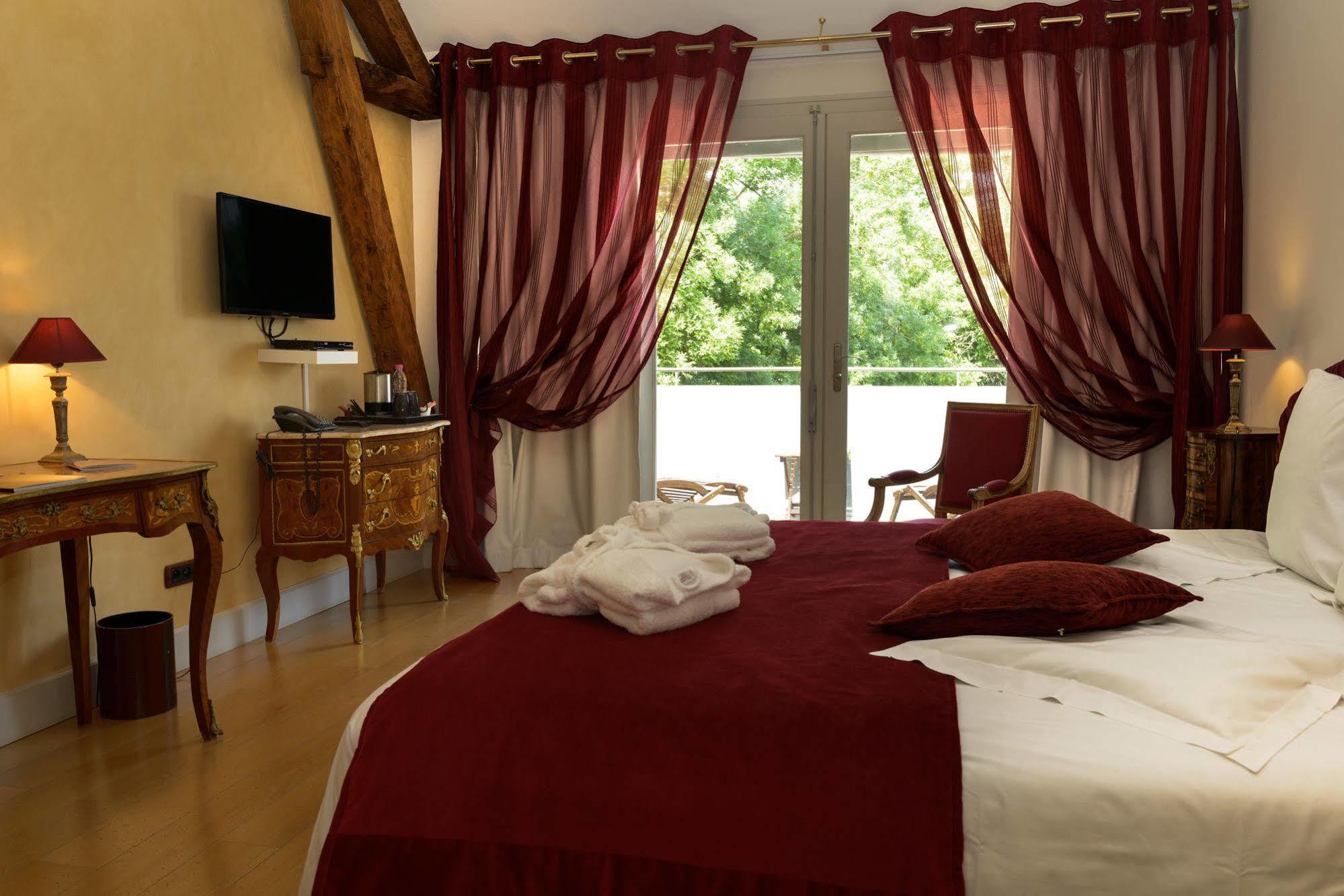 Le Pavillon Du Chateau, Hotel & Spa 레벨 외부 사진