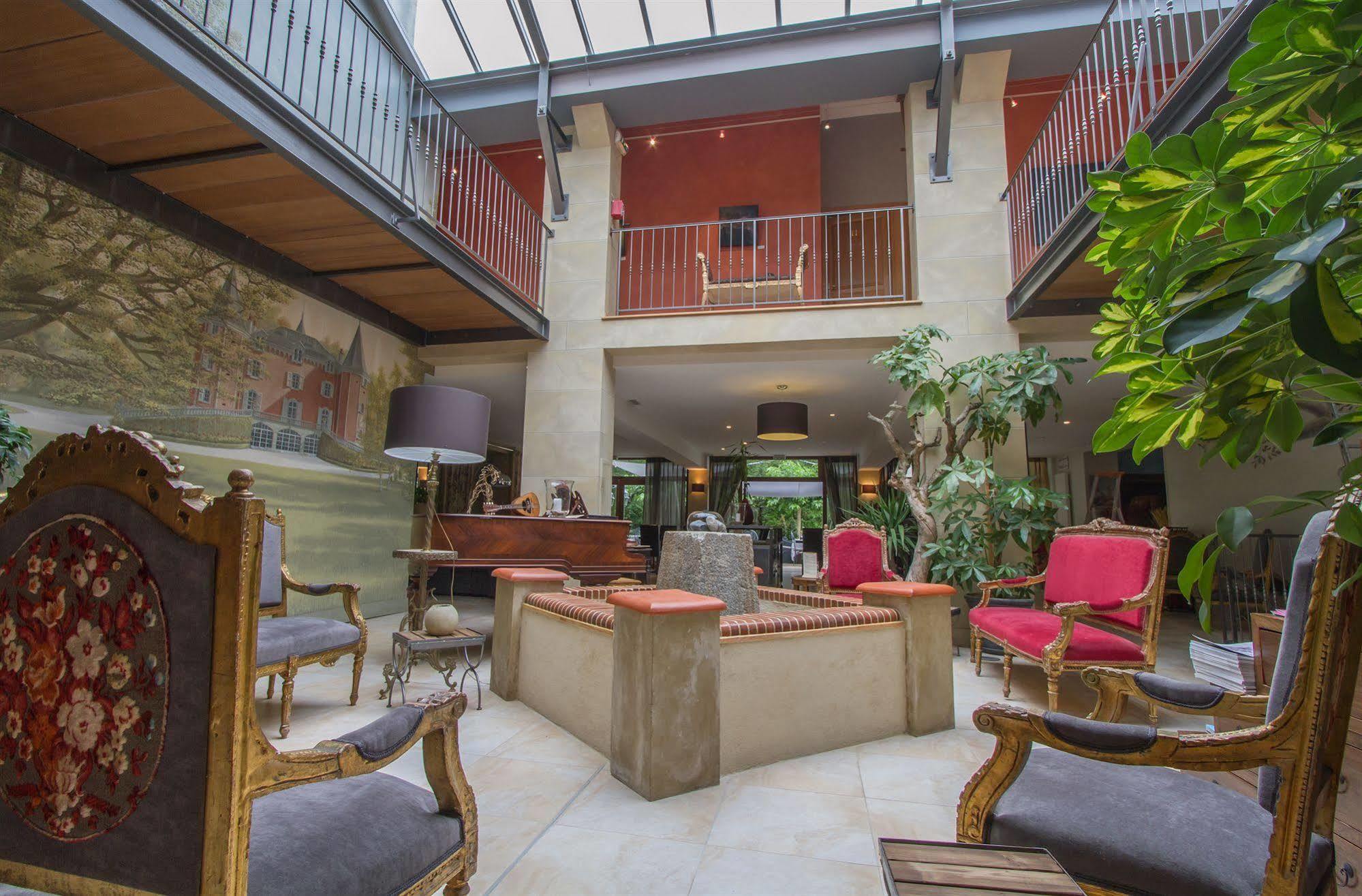 Le Pavillon Du Chateau, Hotel & Spa 레벨 외부 사진