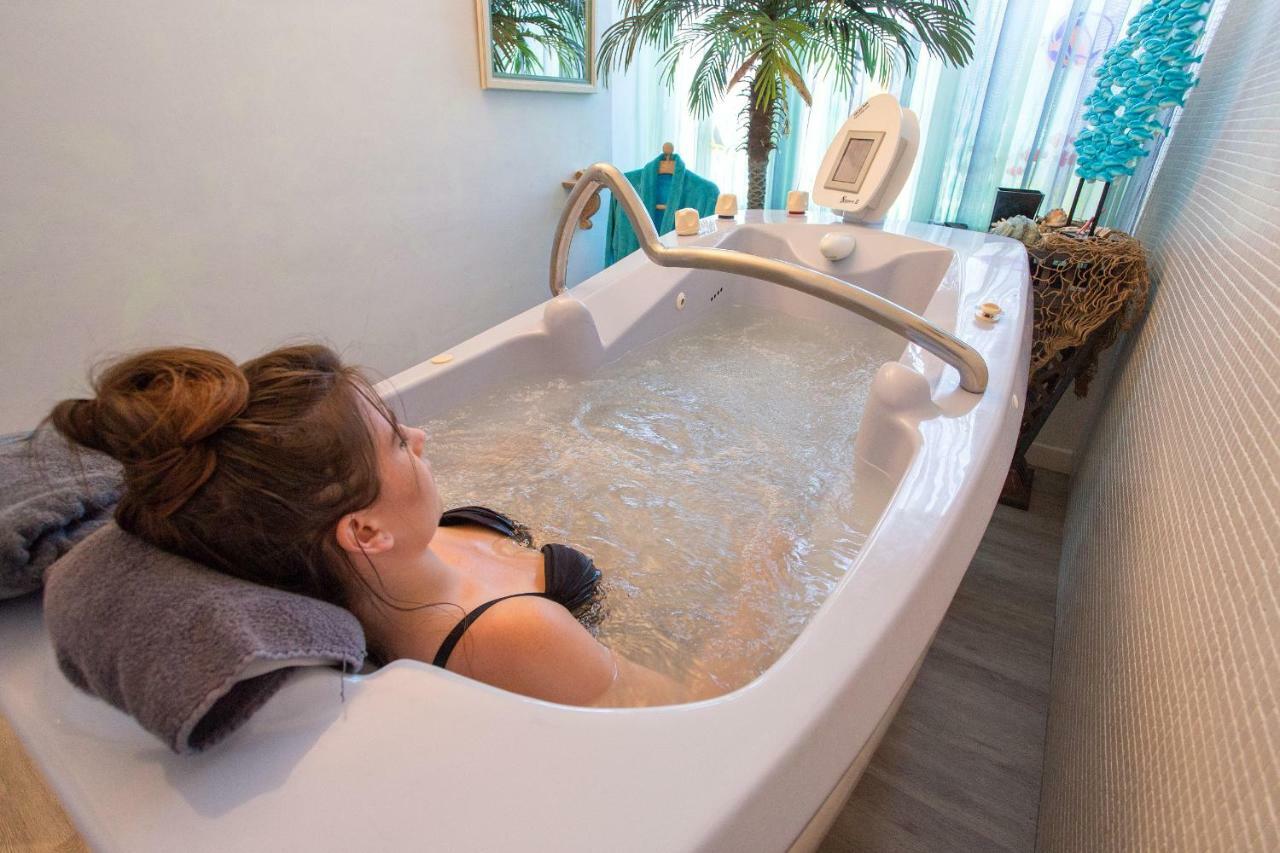 Le Pavillon Du Chateau, Hotel & Spa 레벨 외부 사진